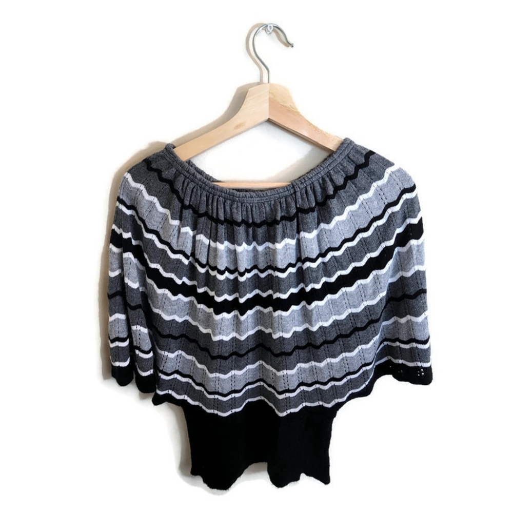GABRIEL NEW YORK Gray, Black & White Horizontal Stripe Stretch Waist Blouse M